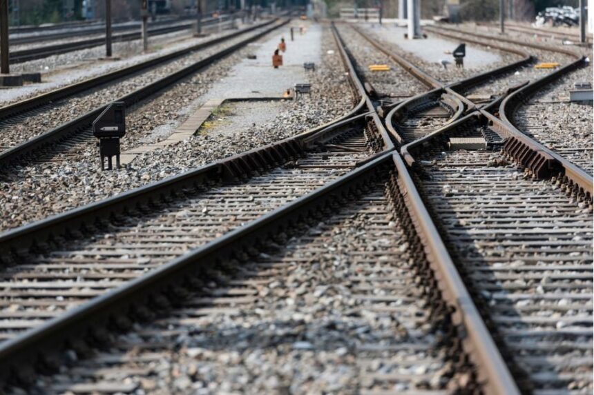Gulf rail link design contract signed