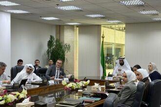 Kuwait Roads Authority pledges timely completion of railway project