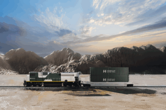 The agreement between Hafeet Rail and Progress Rail supports the development of a safe and sustainable Omani-Emirati railway network, with locomotives specifically designed to withstand the region