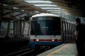 Long-distance night train carriage of the saudi arabia railways (sar) service, symbolizing the company’s uic toprail award win.