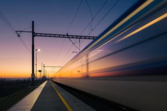 Saudi cabinet clears high-speed electric rail project with Qatar