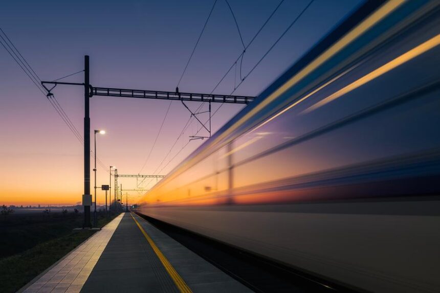 Saudi cabinet clears high-speed electric rail project with Qatar