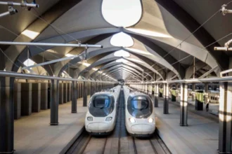 The new trains are scheduled to begin delivery at the end of 2028, with full delivery expected by 2031. (File photo)