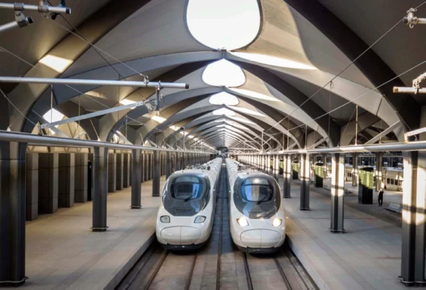 The new trains are scheduled to begin delivery at the end of 2028, with full delivery expected by 2031. (File photo)